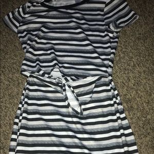 Dress cutout in mid area. XS shirt dress